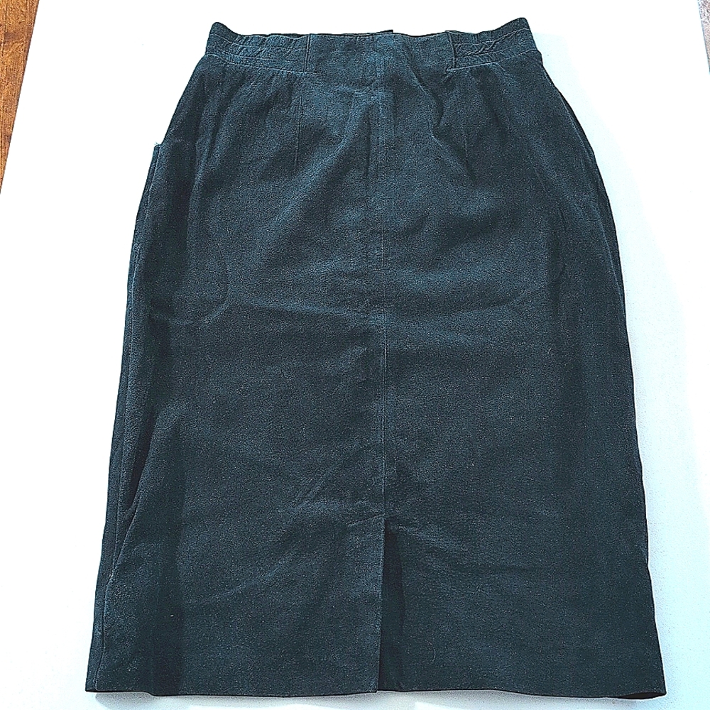 Vintage green suede, pleated pencil skirt w slit. Laurice. Size 10. 29" waist - Picture 10 of 13